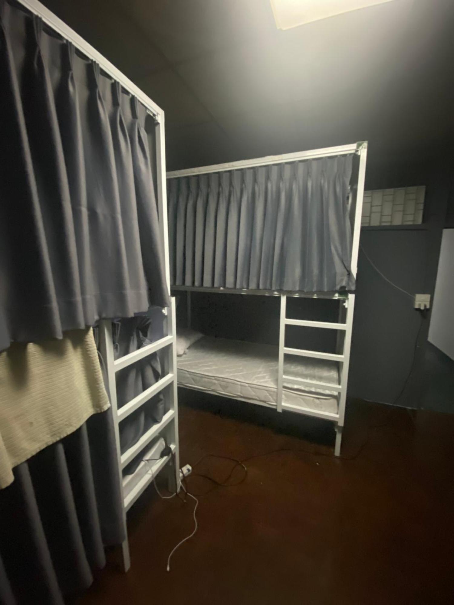 W District Guesthouse Bangkok Luaran gambar