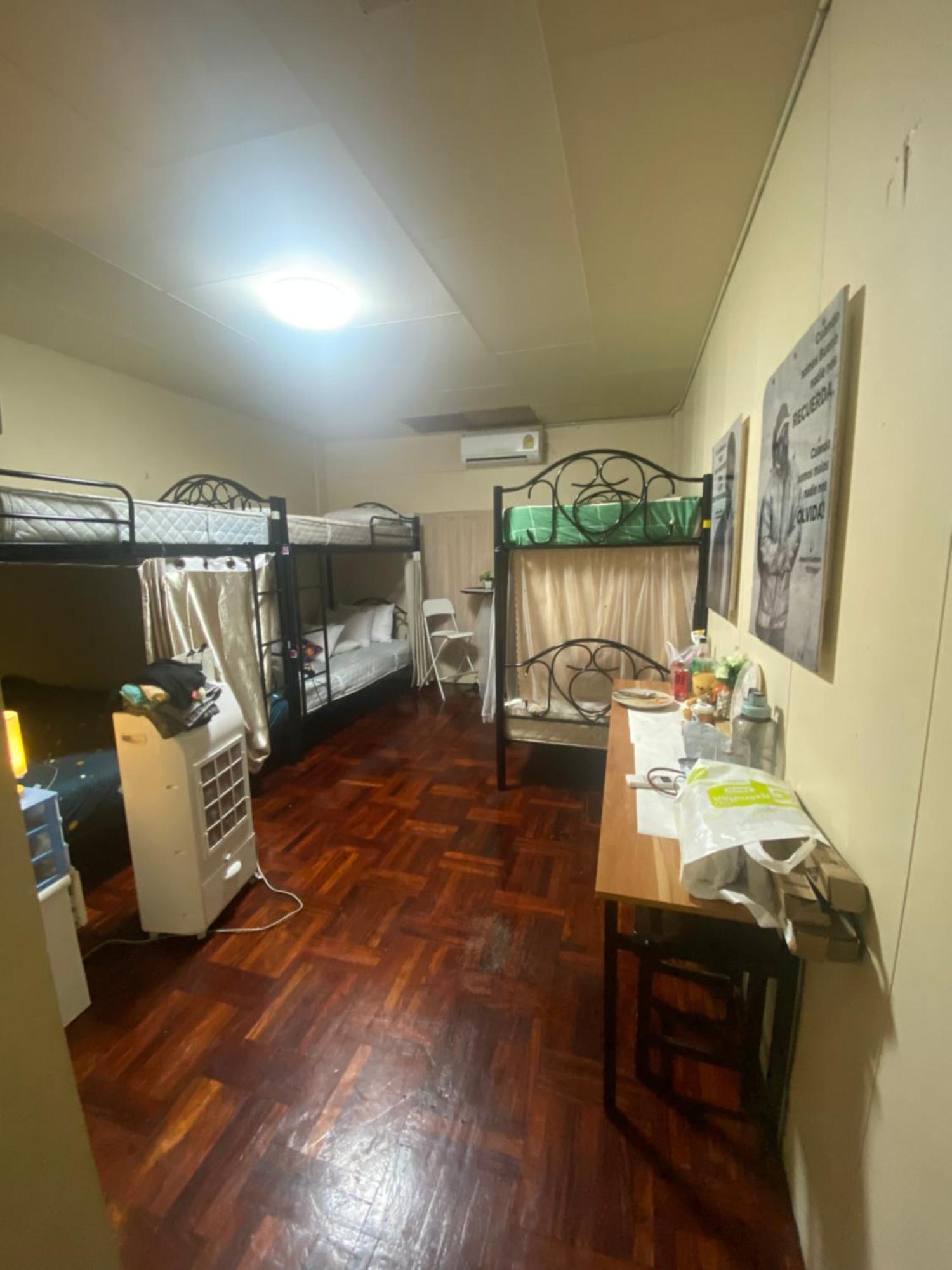 W District Guesthouse Bangkok Luaran gambar